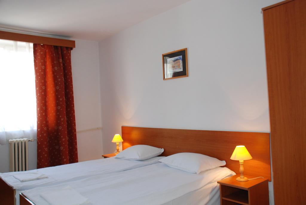 Hotel Merkur Miercurea Ciuc Bagian luar foto