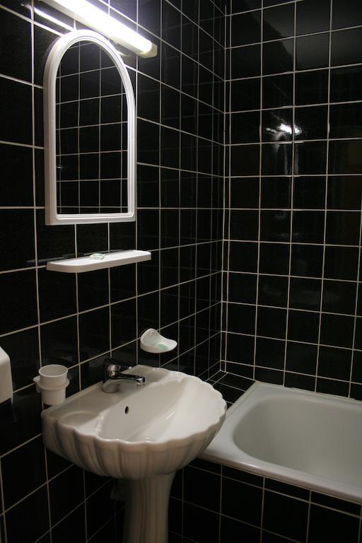 Hotel Merkur Miercurea Ciuc Ruang foto