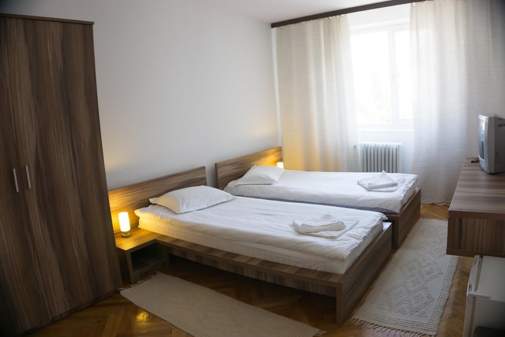 Hotel Merkur Miercurea Ciuc Bagian luar foto